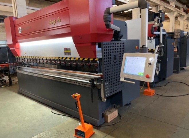 智能而彎，馭效而成：豐科機(jī)械數(shù)控折彎?rùn)C(jī)助力精密鈑金加工領(lǐng)域? 